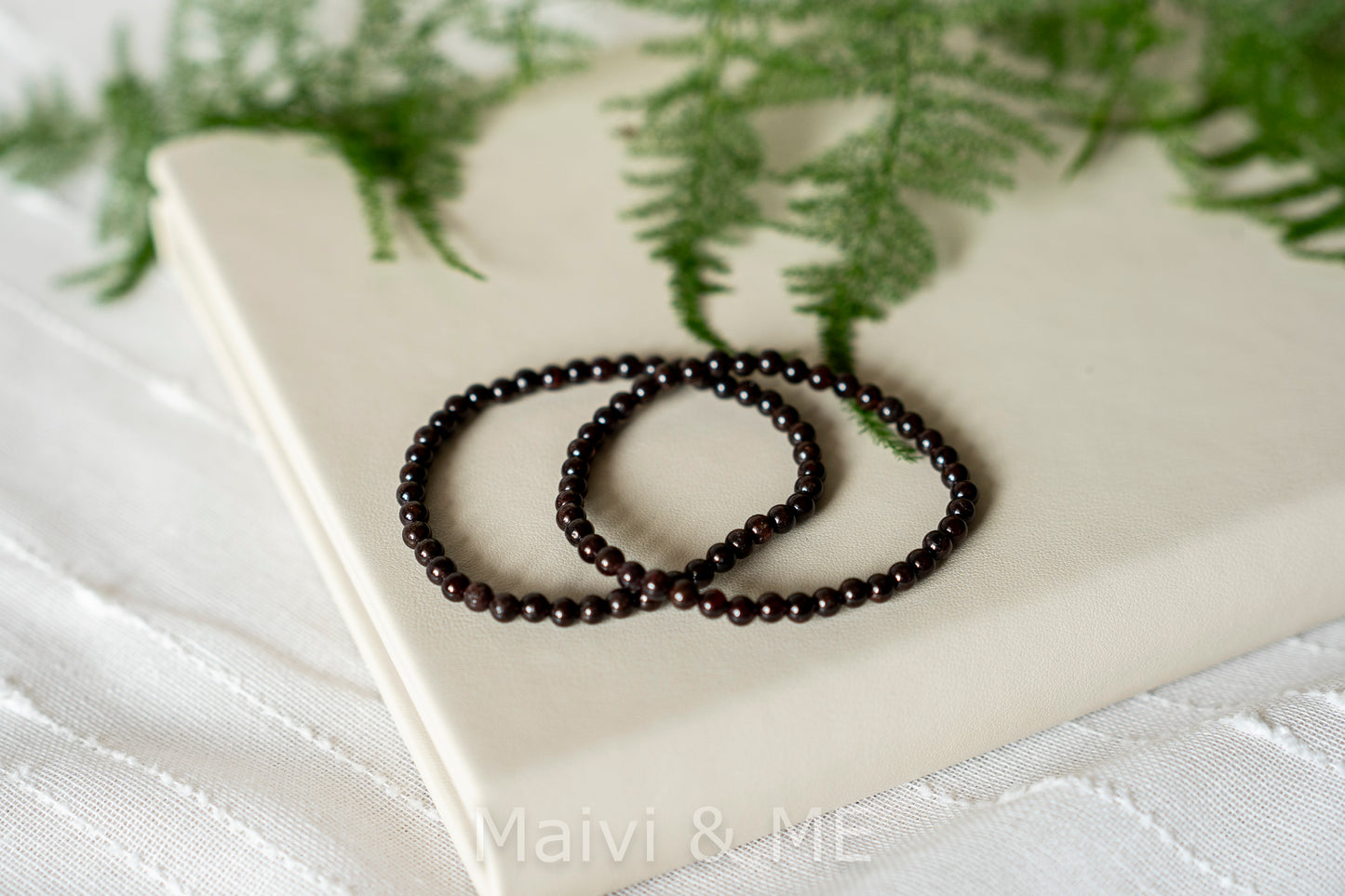 Heilstein Kugel Armband Granat