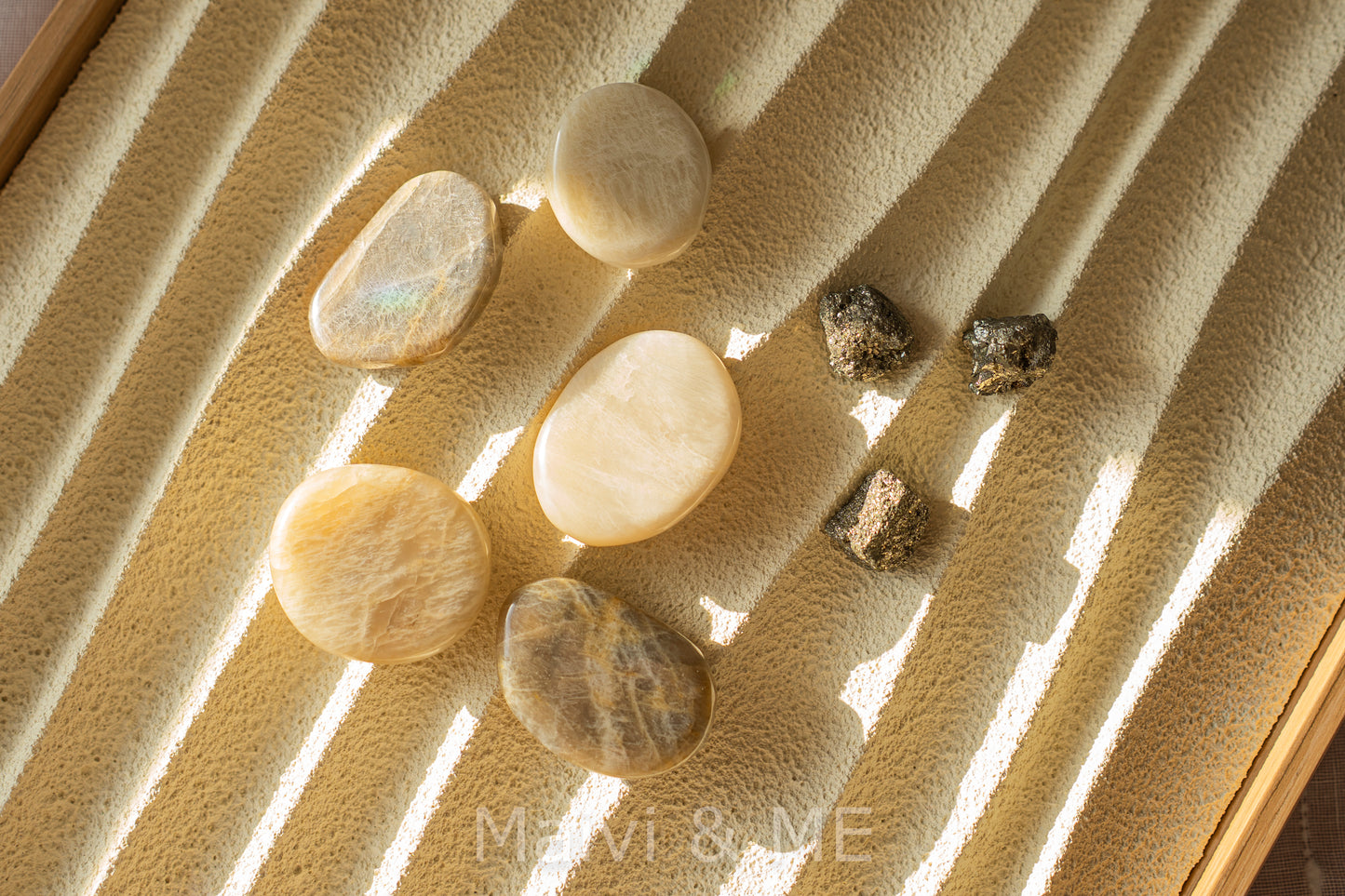 Tumbled stones &amp; flattering stones (various stones)
